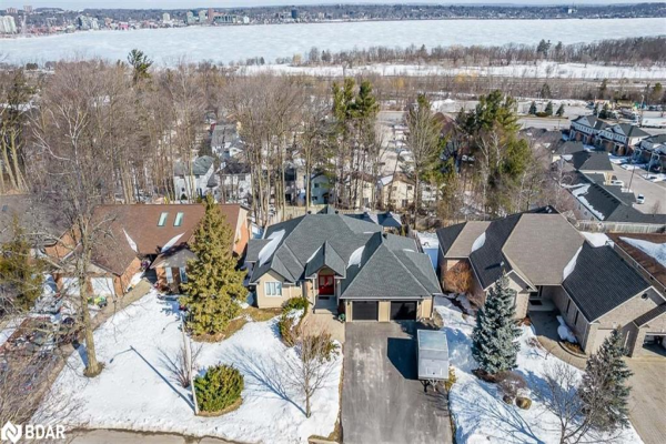 64 Woodcrest Road, Barrie