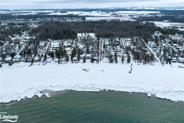 3267 Mosley Street, Wasaga Beach