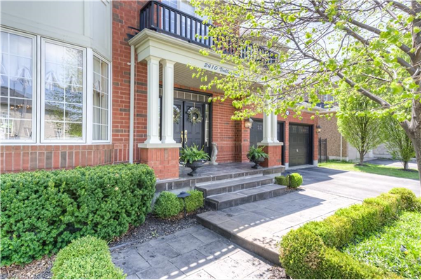 2410 Valleyridge Drive, Oakville
