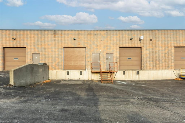 4180 Morris Drive, Burlington
