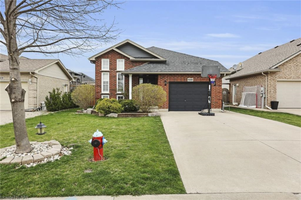 8409 Greenfield Crescent, Niagara Falls