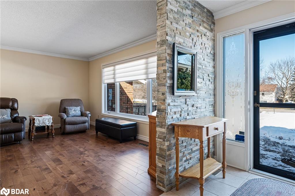 Listing 40401033 - Large Photo # 4