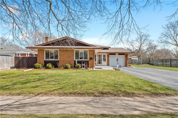 6826 Crawford Street, Niagara Falls