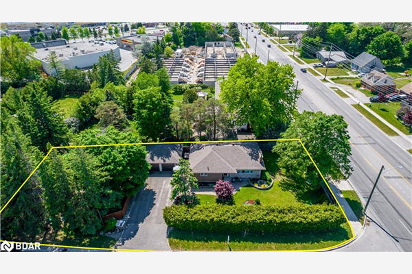 537 Big Bay Point Road, Barrie
