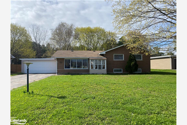 17 Locke Avenue, Stayner