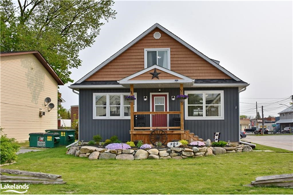202 Oak Street, Stayner