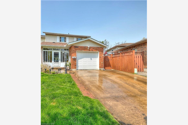 6661 Harper Drive, Niagara Falls