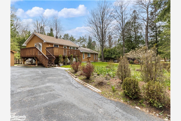 153 Deerbrook Drive, Wasaga Beach