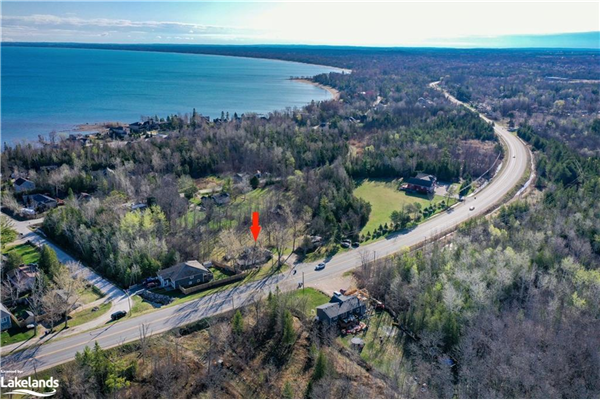 8892 Beachwood Road, Wasaga Beach