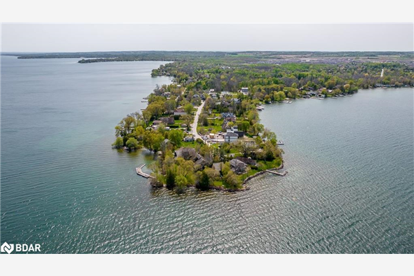 650 Cedarvale Drive, Innisfil