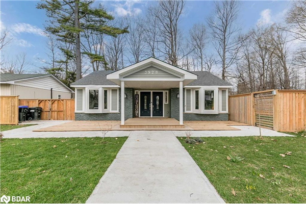 3928 Alberta Avenue, Innisfil