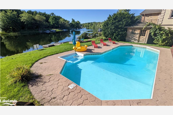 1815 Peninsula Point Road, Severn