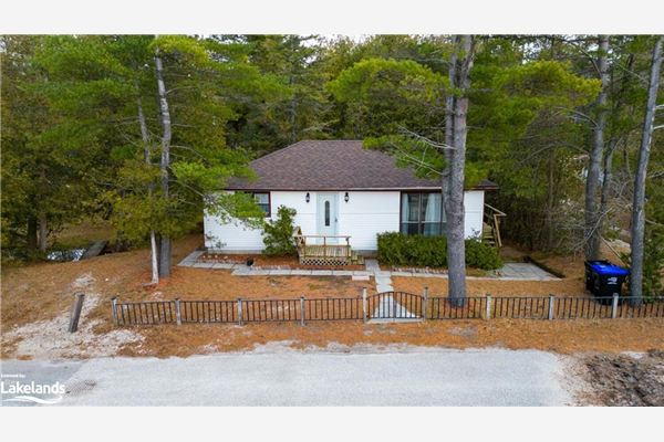 832 River Road E, Wasaga Beach