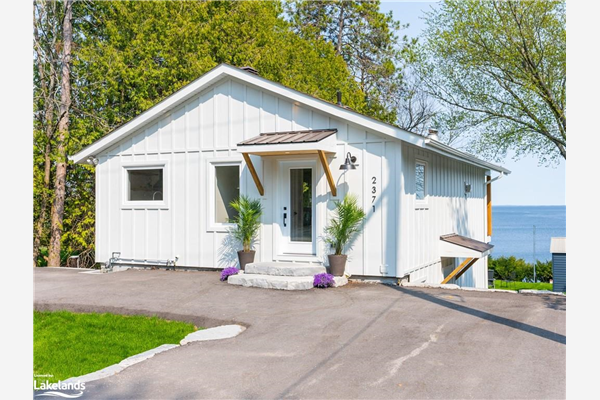 2371 Lakeshore Road E, Oro-Medonte