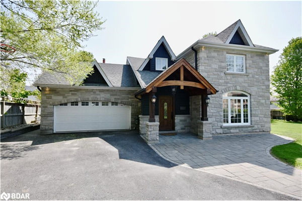 105 Duckworth Street, Barrie