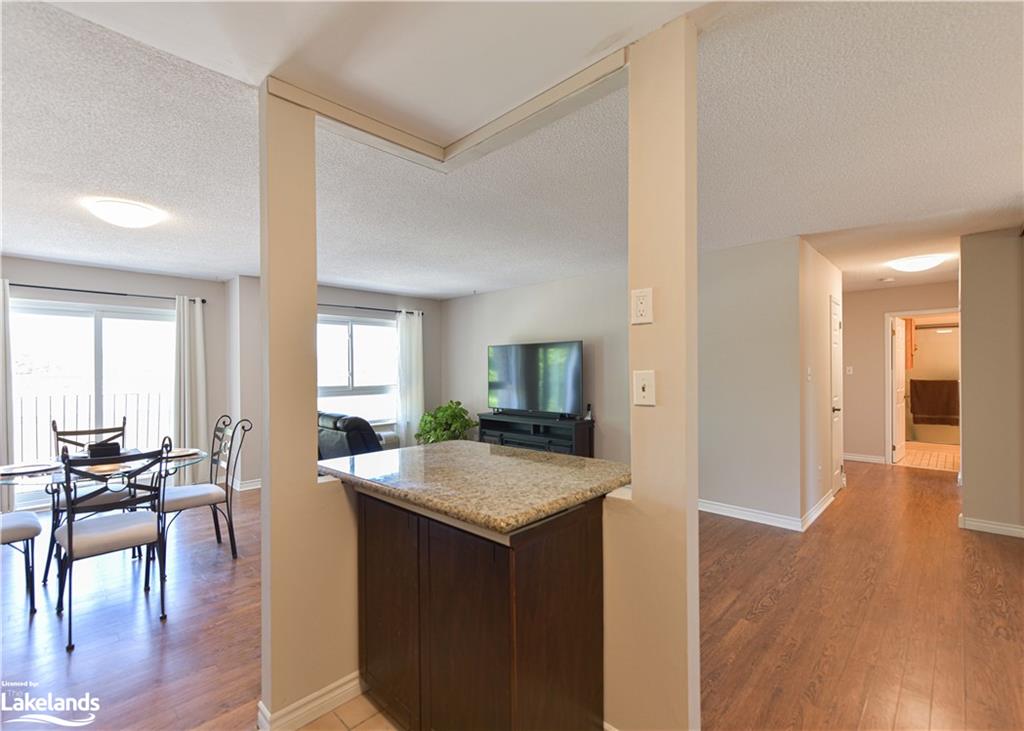1047 Mississaga Street, #307