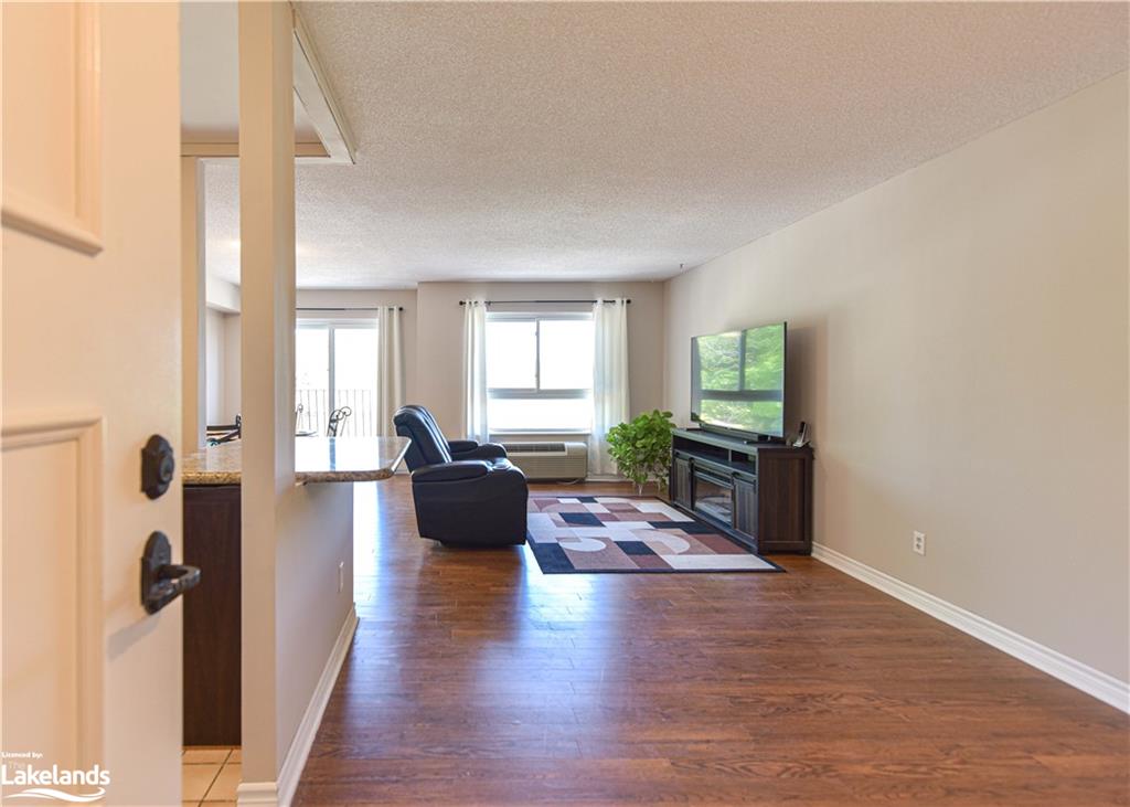 1047 Mississaga Street, #307