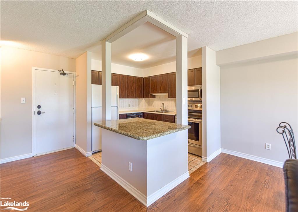 1047 Mississaga Street, #307