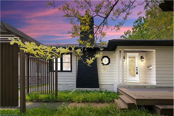 1618 Trotwood Avenue, Mississauga