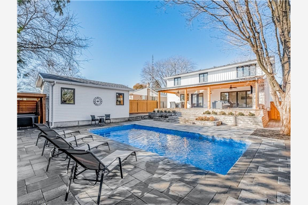 5502 Eaton Avenue, Burlington