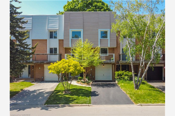 2105 Worthington Drive, Oakville