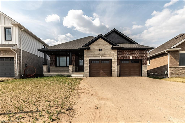 8 Hazelwood Pass, Dorchester