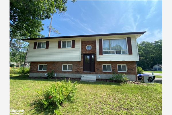 11 Oaktree Court, Wasaga Beach