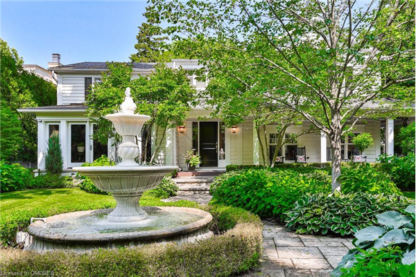 499 Lakeshore Road E, Oakville