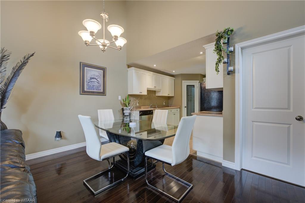 570 Hummingbird Crescent