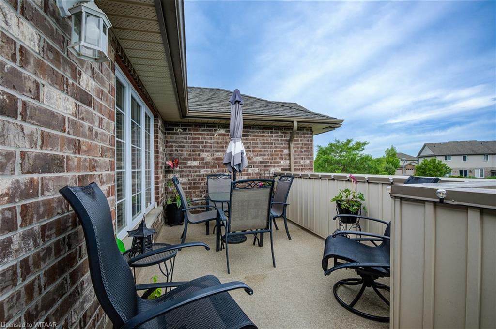 570 Hummingbird Crescent