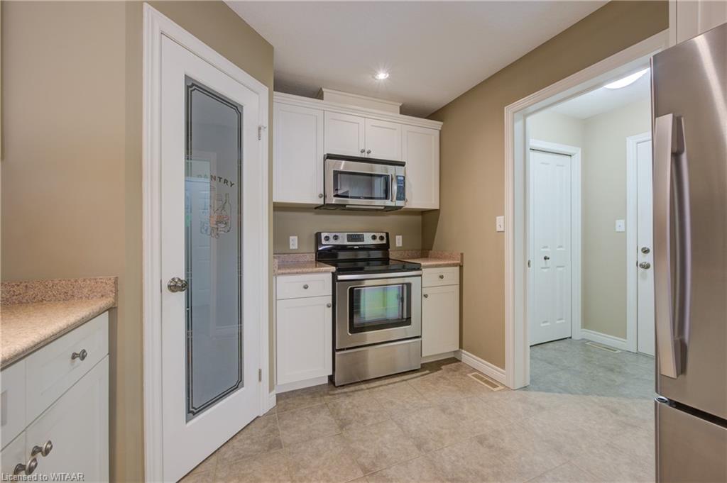 570 Hummingbird Crescent