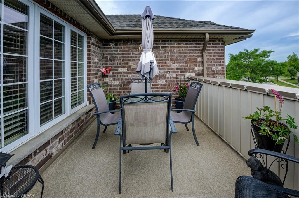570 Hummingbird Crescent