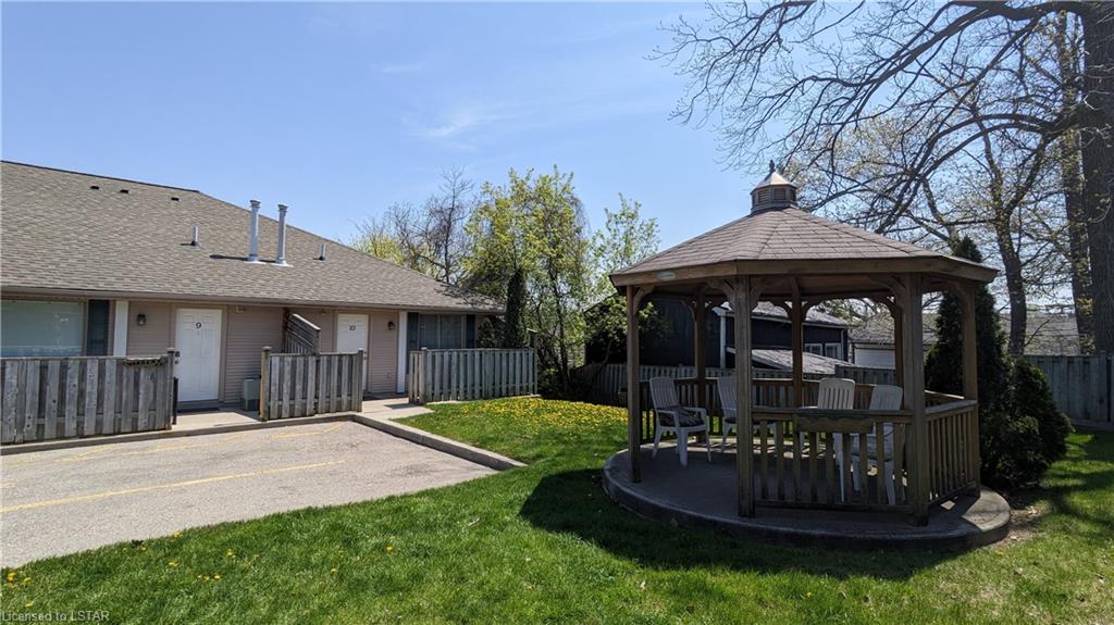 8 Oak Street, #10