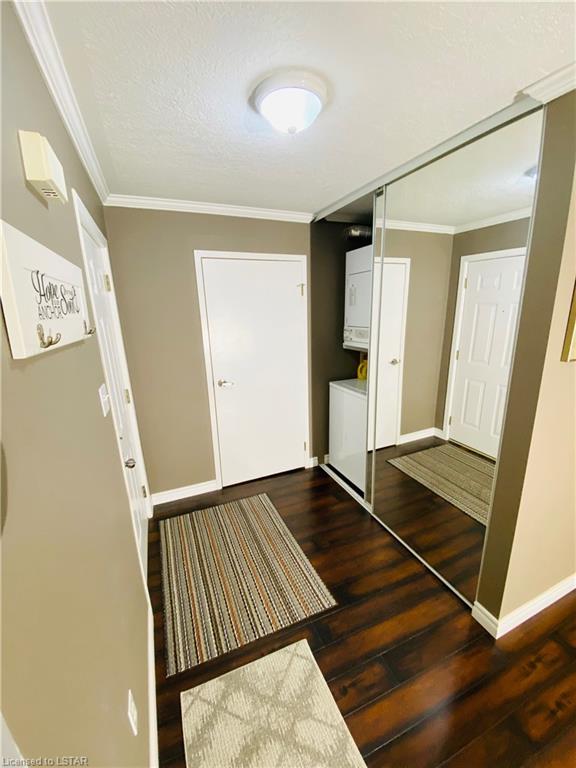 8 Oak Street, #10