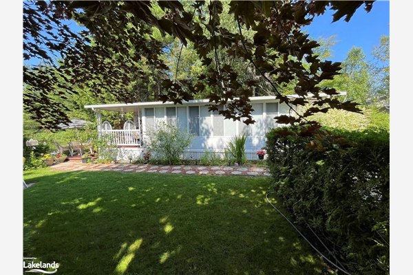 85 Theme Park Drive, Wasaga Beach