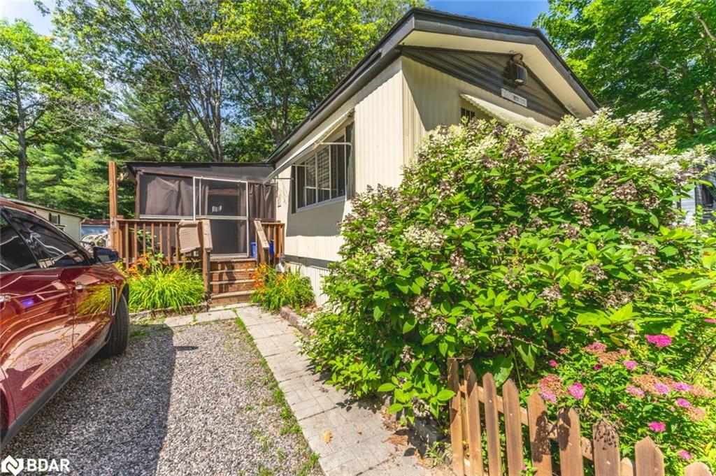 Listing 40457729 - Large Photo # 1