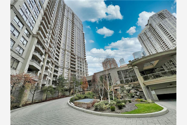 3880 Duke Of York Boulevard, Mississauga