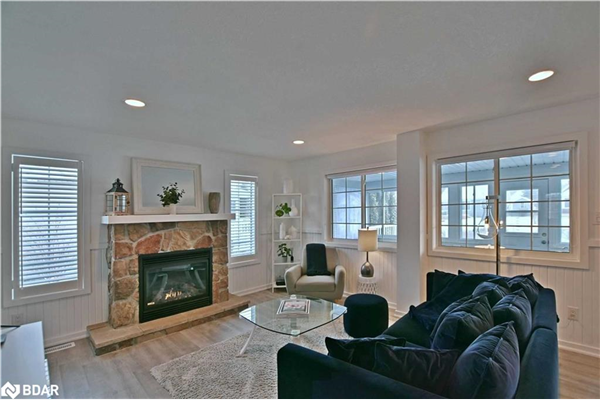 11 Awenda Avenue, Wasaga Beach