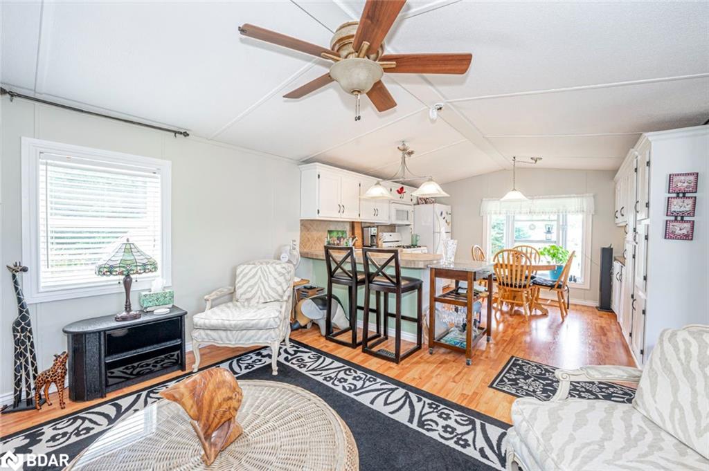 Listing 40458989 - Large Photo # 2