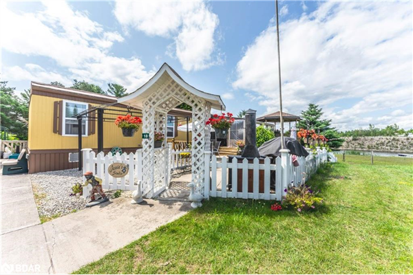 5216 County Road 90, Springwater
