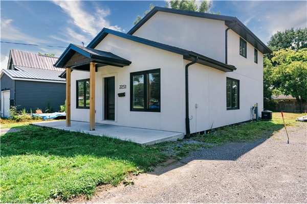 3251 Dorchester Road, Niagara Falls