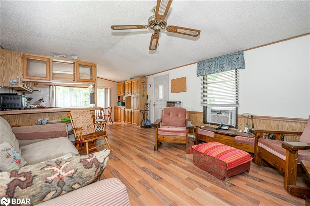 Listing 40461427 - Large Photo # 2