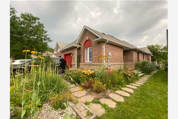 42 Jefferson Court W, Welland