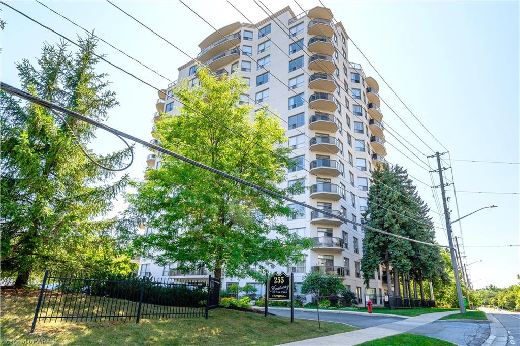 255 Keats Way, #302