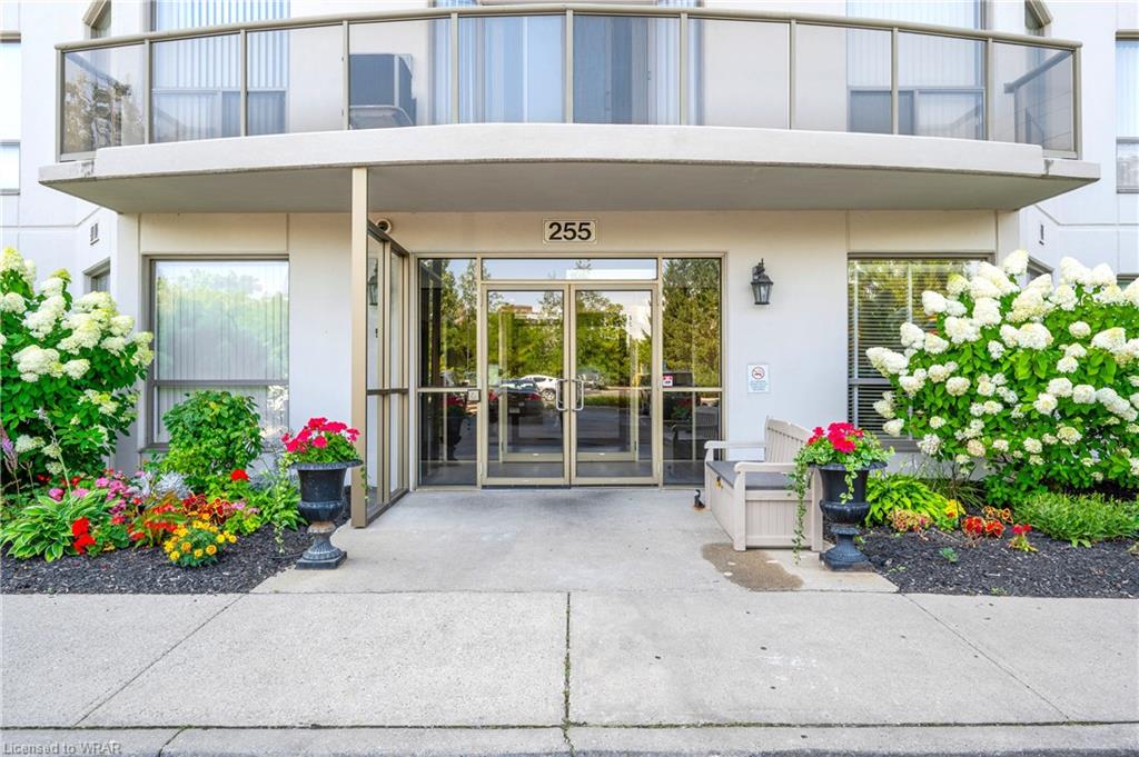 255 Keats Way, #302