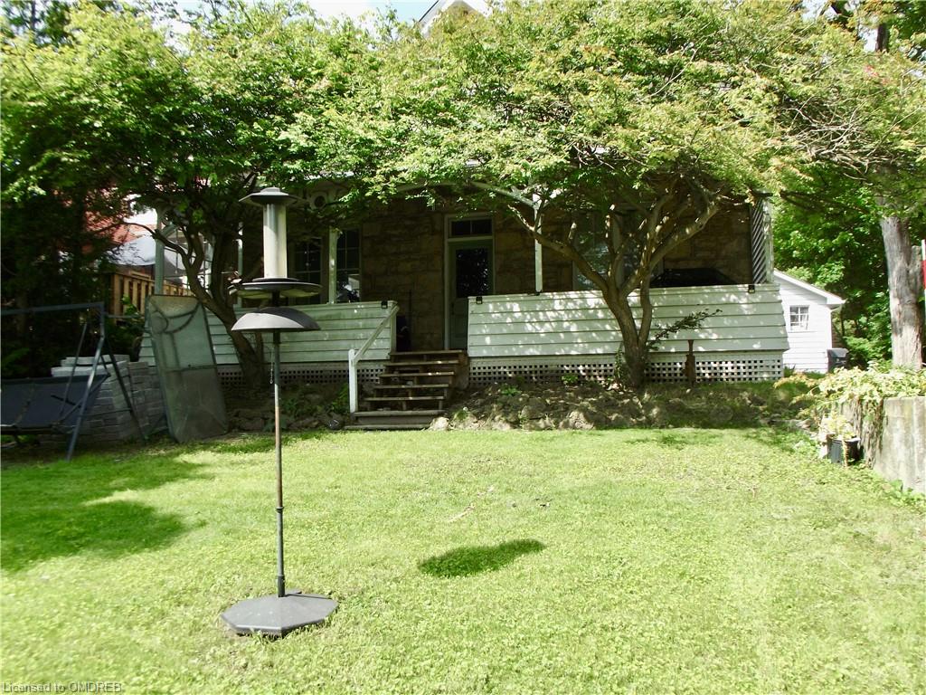 96 Arthur Street N, #B