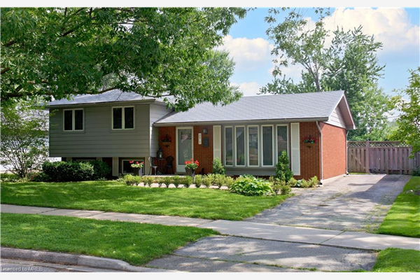 271 Cheltenham Road, Burlington