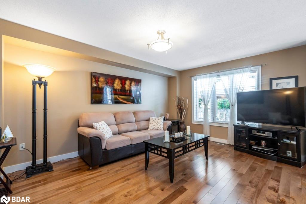Listing 40475210 - Large Photo # 10