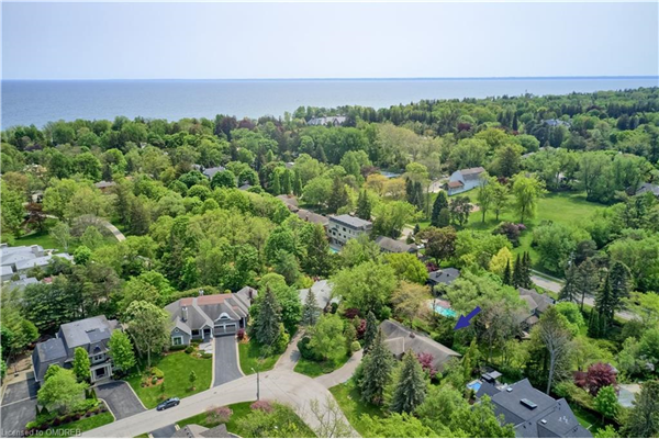 1238 Donlea Crescent, Oakville