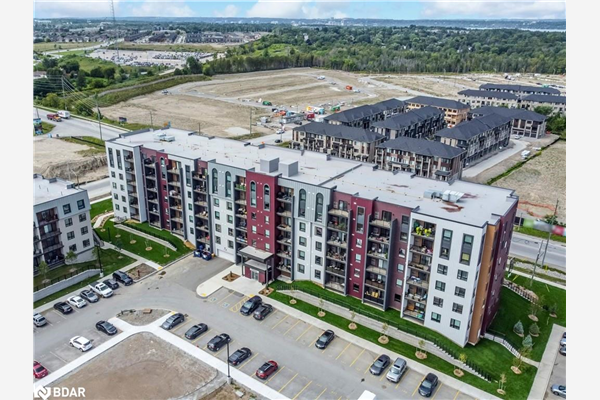 4 Spice Way, Barrie